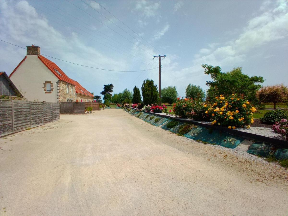 La Ferme D' Emerentine Bacilly Exterior photo